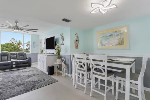 $299,000 | 1820 New Palm Way, Unit 202, Boynton Beach, FL 33435