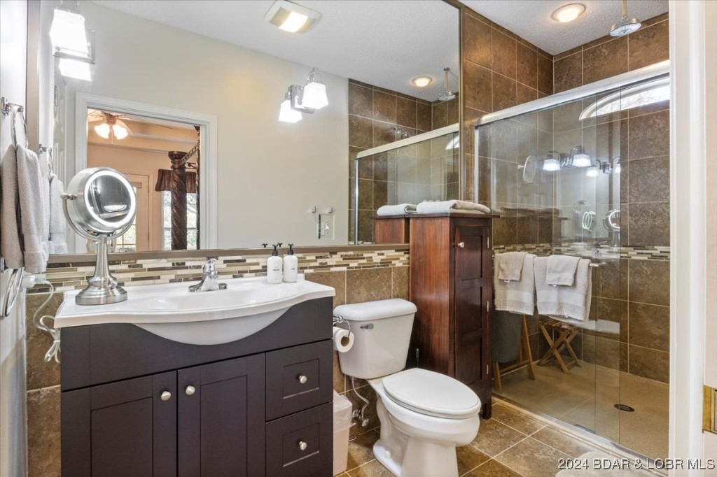 6334 Red Barn Road Osage Beach, MO 65065 - Photo 20 of 25