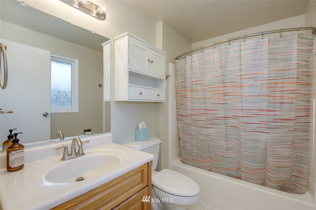 632 216th Street Southwest Bothell, WA 98021 - Photo 13 of 25