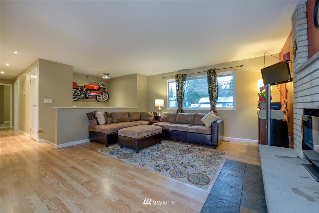 632 216th Street Southwest Bothell, WA 98021 - Photo 3 of 25