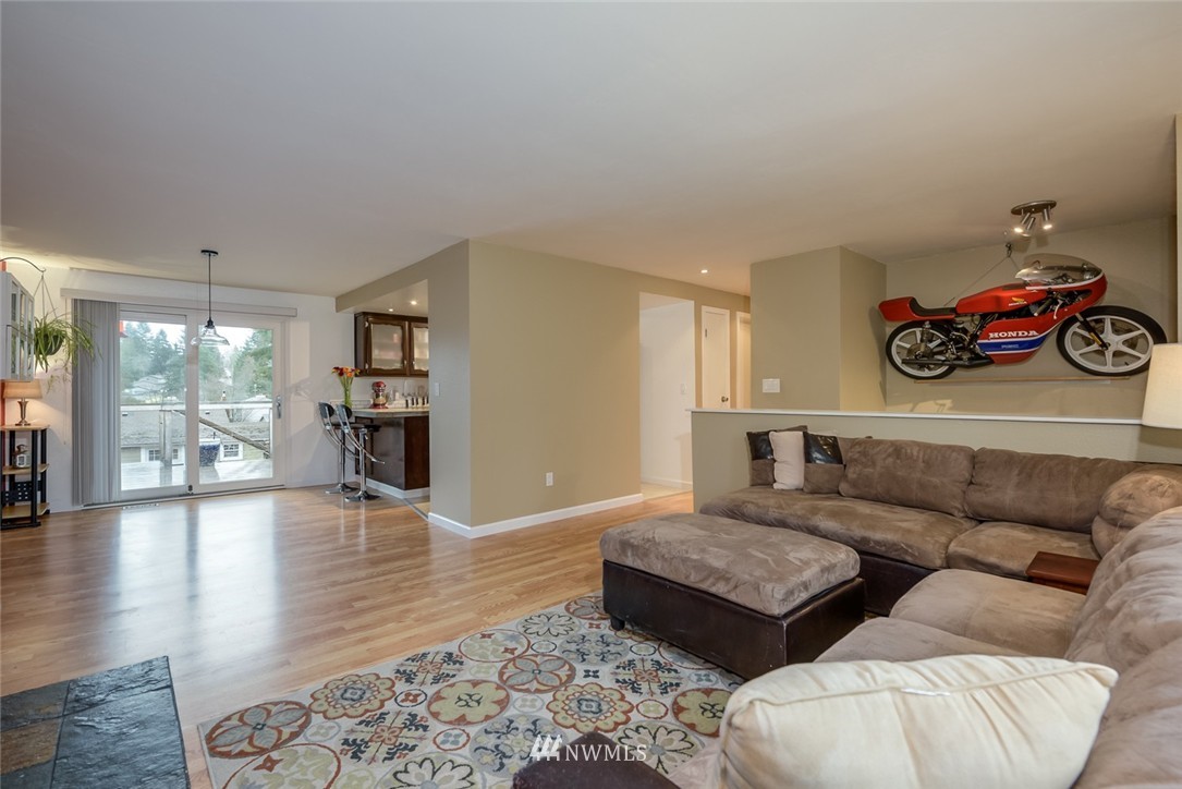 632 216th Street Southwest Bothell, WA 98021 - Photo 4 of 25