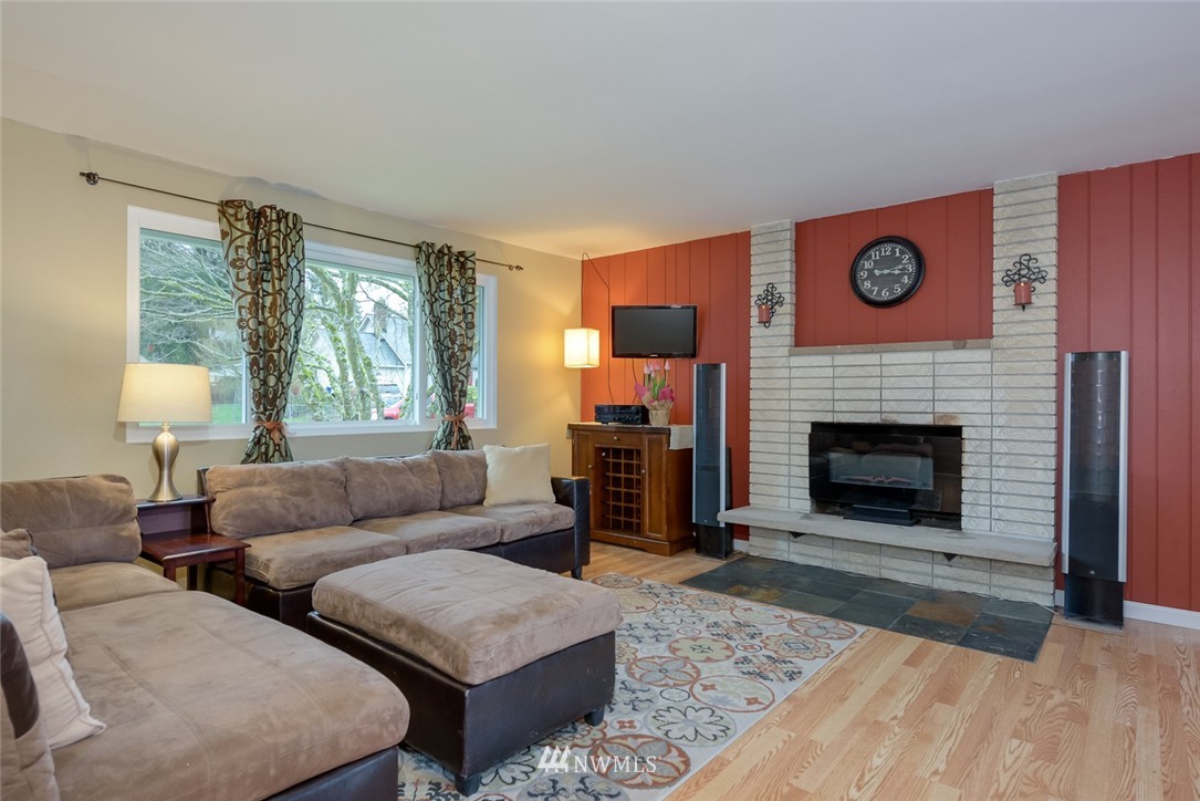 632 216th Street Southwest Bothell, WA 98021 - Photo 5 of 25