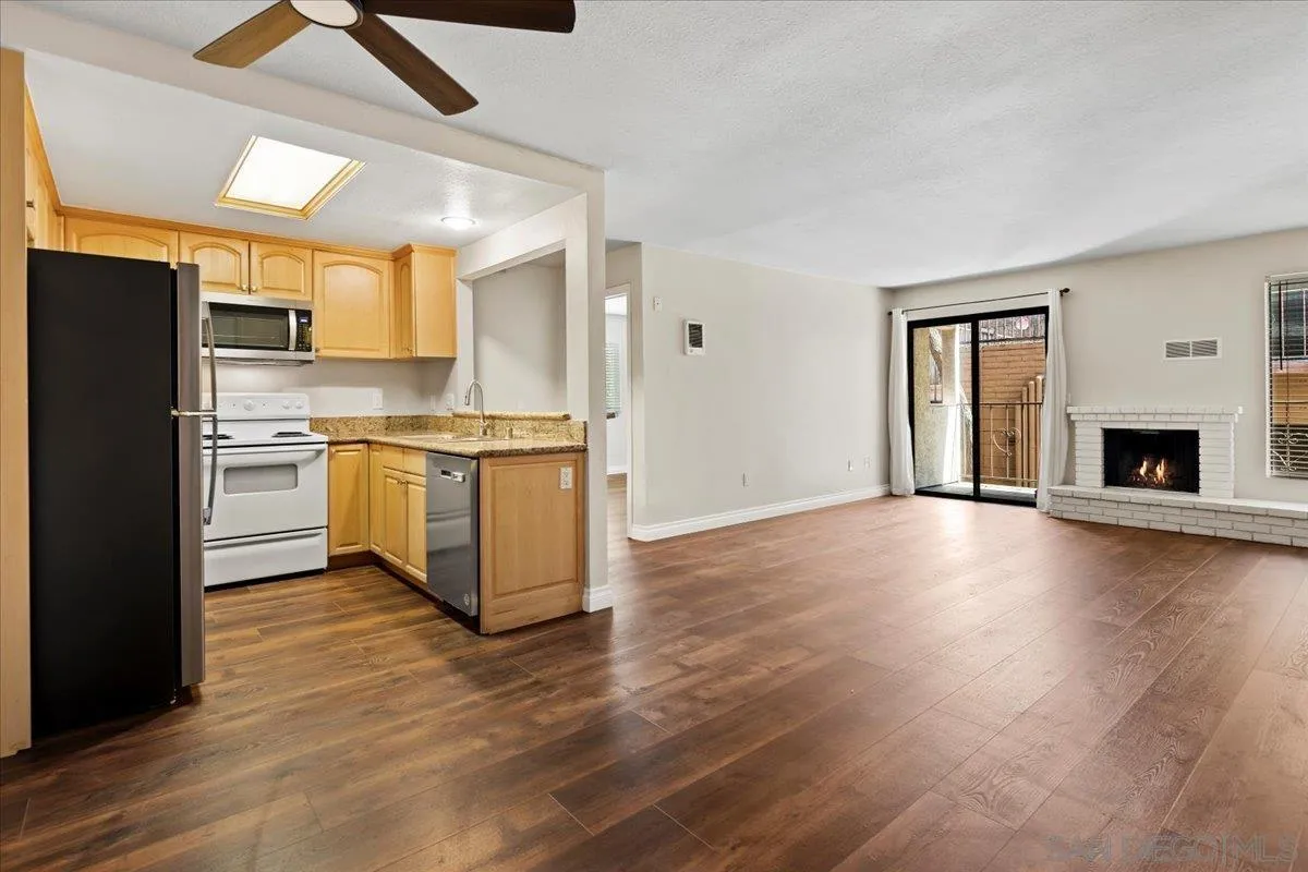 2950 Broadway, Unit 16 San Diego, CA 92102 - Photo 9 of 34