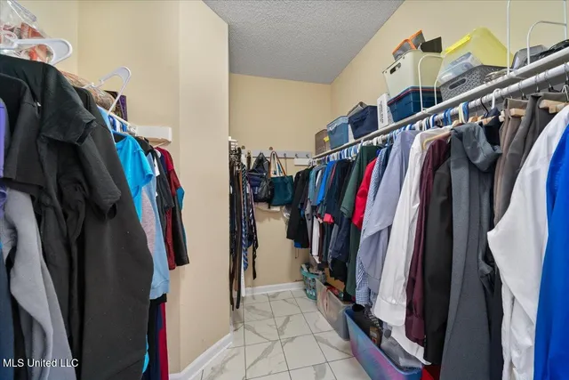 $409,900 | 3458 Marcia Louise Drive, Southaven, MS 38672