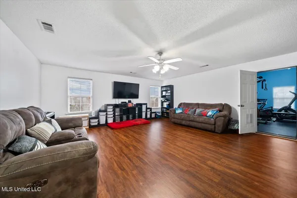 $399,900 | 3458 Marcia Louise Drive, Southaven, MS 38672