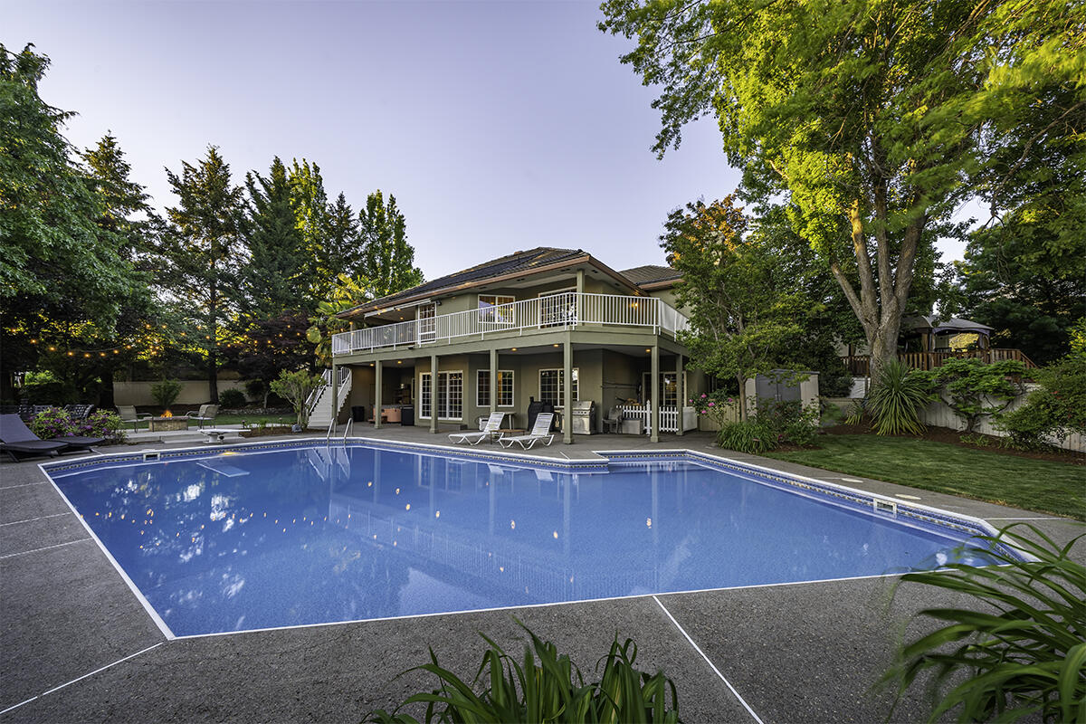 2972 Rosedale Terrace Medford, OR 97504 - Photo 49 of 55 DSC03385-HDR-Edit