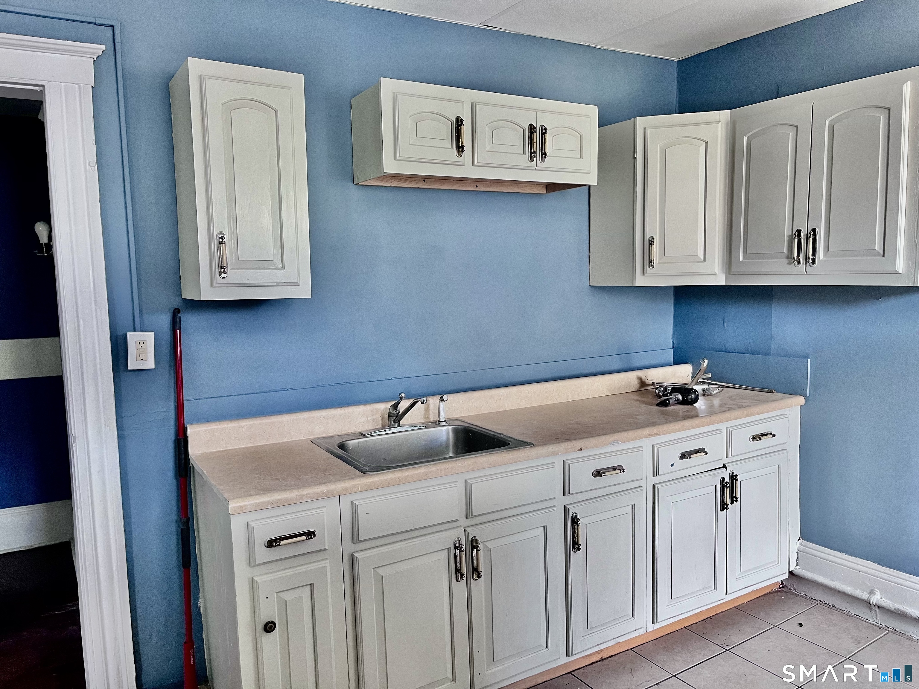 1368-1370 East Main Street Bridgeport, CT 06608 - Photo 23 of 38 Residential units have been updated with newer kitchens. Off-street parking, gas heat and cooking. Tenants pay all utilities. Residential income approx - $7,600/month