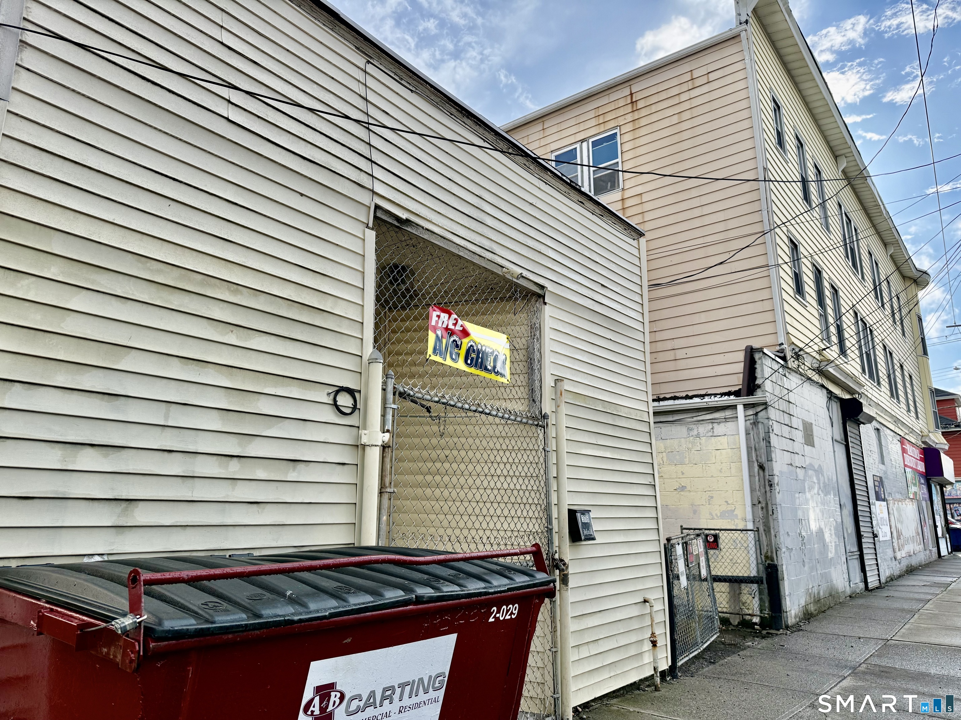 1368-1370 East Main Street Bridgeport, CT 06608 - Photo 38 of 38 A storage facility adjacent to 1368-1370 E. Main St. Rented $750/momth