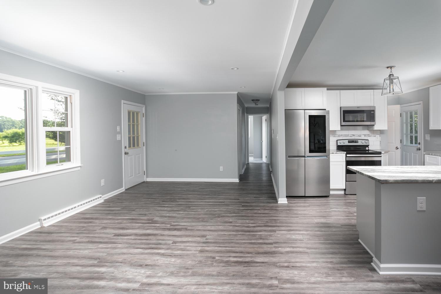 309 Ellisdale Road Chesterfield, NJ 08515 - Photo 6 of 31