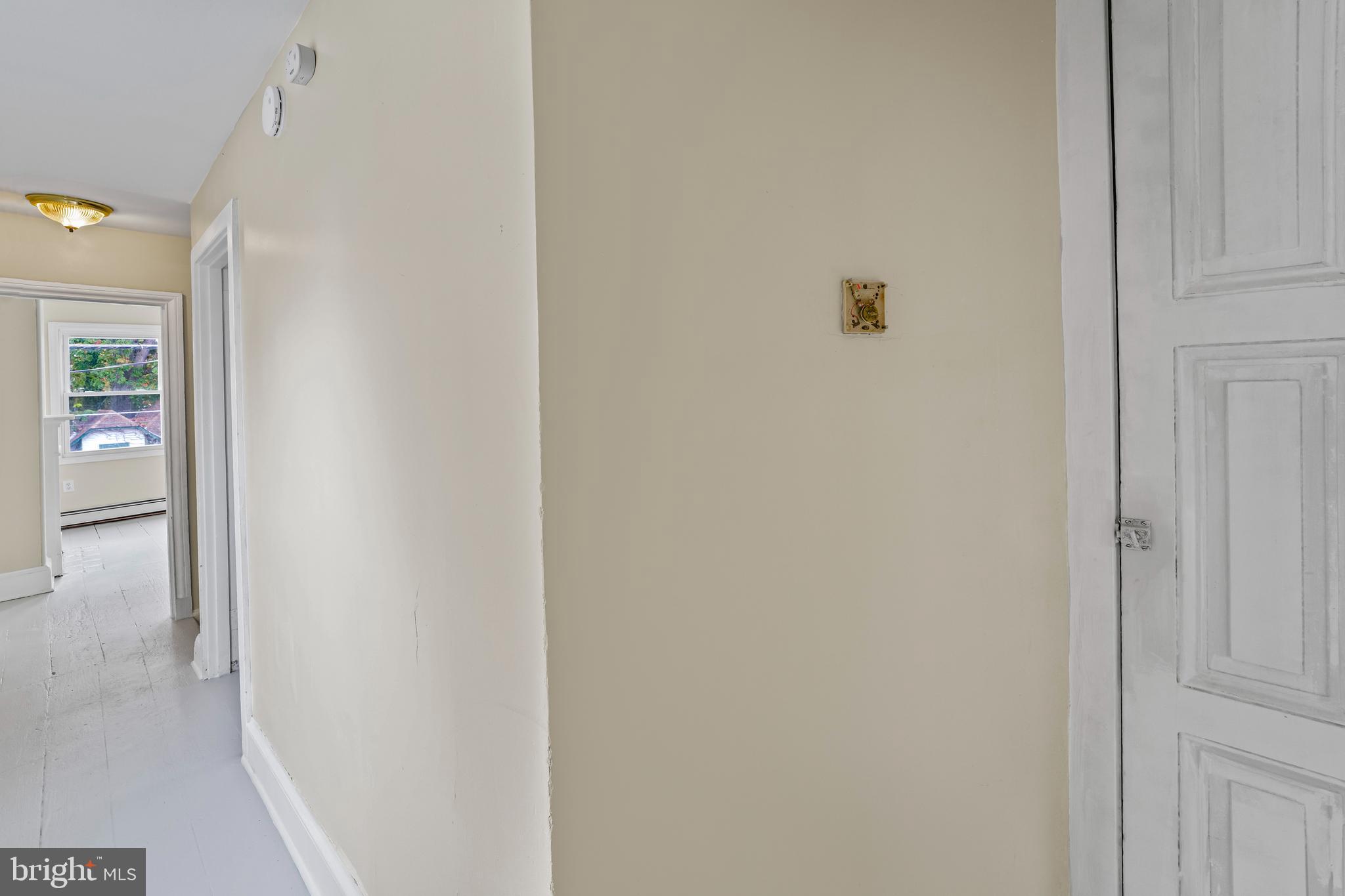 264 East Broadway Salem, NJ 08079 - Photo 20 of 51 a view of a hallway