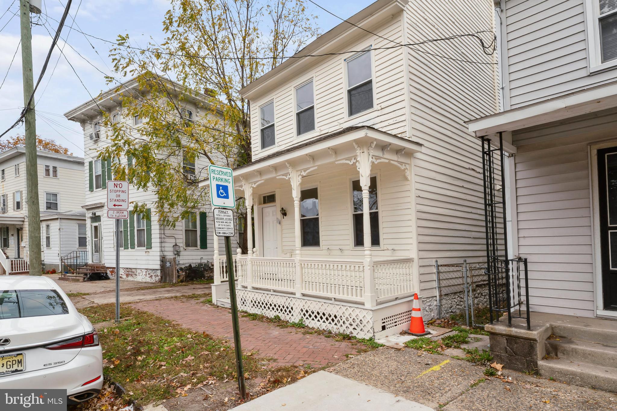 264 East Broadway Salem, NJ 08079 - Photo 3 of 51 a front view of a house with a yard