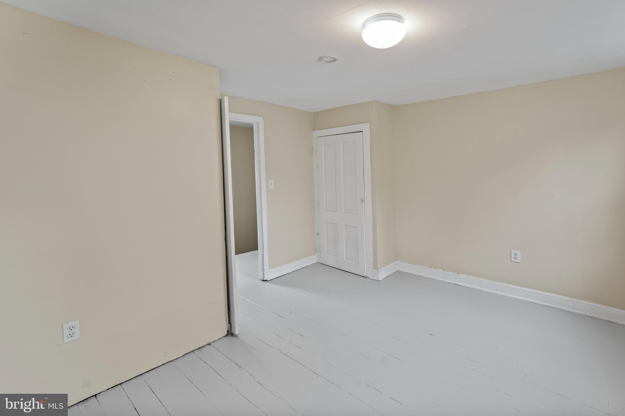 264 East Broadway Salem, NJ 08079 - Photo 32 of 51 an empty room with an entryway