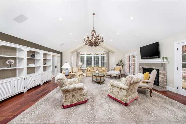 $4,688,000 | 568 Wellesley Street, Weston, MA 02493