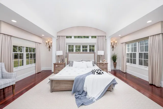 $4,688,000 | 568 Wellesley Street, Weston, MA 02493