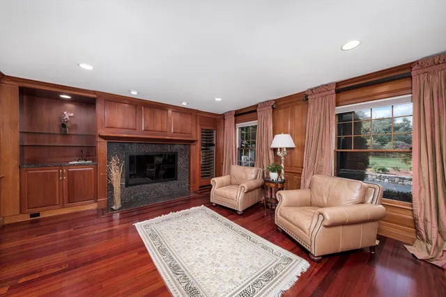 $4,688,000 | 568 Wellesley Street, Weston, MA 02493
