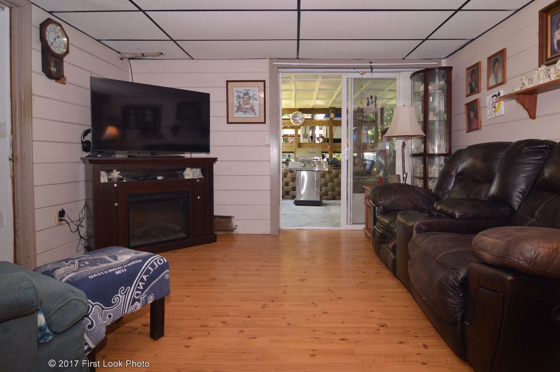 101 Linda Road Tiverton, RI 02878 - Photo 17 of 36