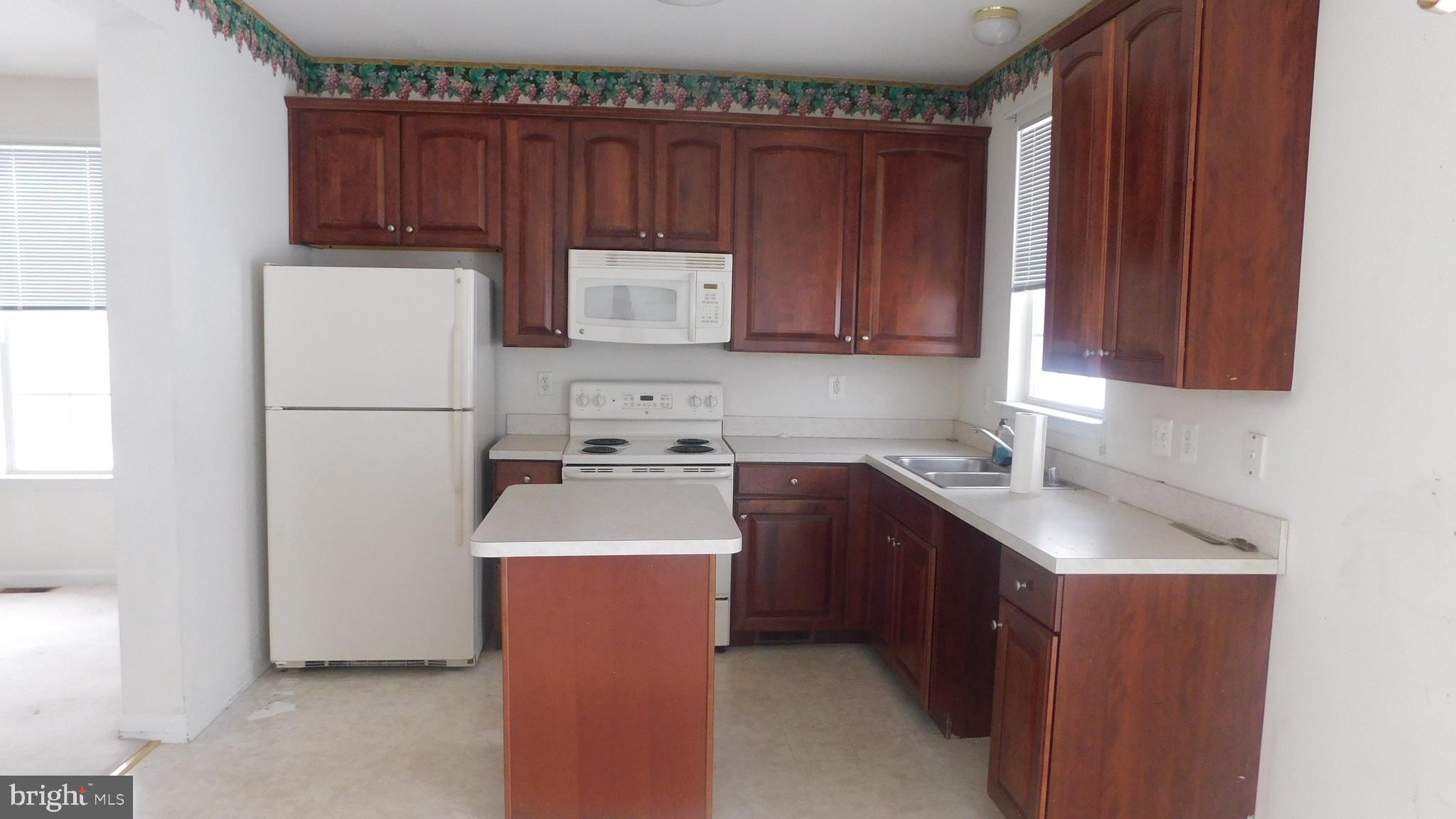 337 Bruaw Drive York, PA 17406 - Photo 3 of 23