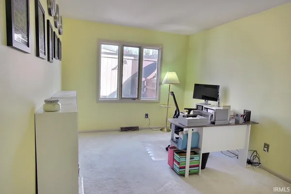 $299,900 | 6736 Covington Creek Trail, Fort Wayne, IN 46804