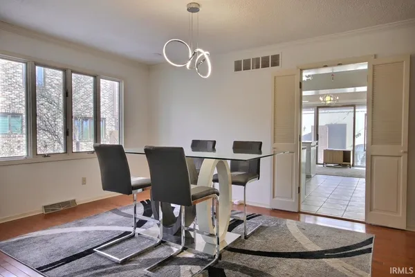 $299,900 | 6736 Covington Creek Trail, Fort Wayne, IN 46804