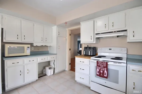 $299,900 | 6736 Covington Creek Trail, Fort Wayne, IN 46804