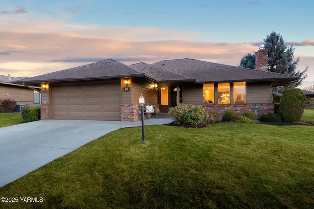 $369,900 | 101 North 48th Avenue, Unit 38, Yakima, WA 98908