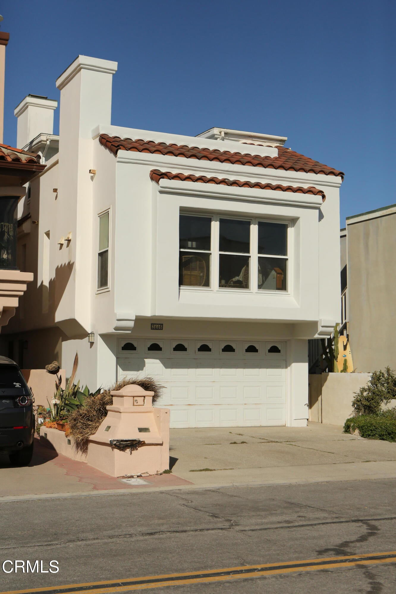 3446 Ocean Drive Oxnard, CA 93035 - Photo 4 of 37 a view of a house with a outdoor space