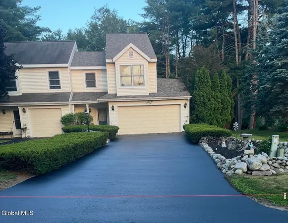 $279,999 | 20 Tiffany Drive, Queensbury, NY 12804