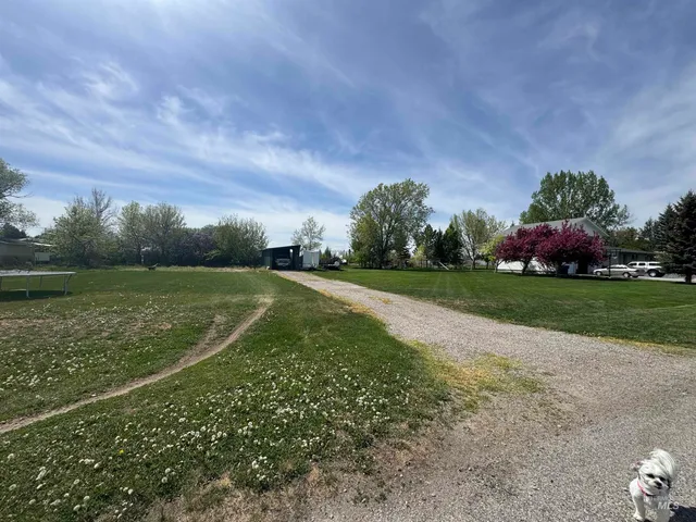 $625,000 | 806 North 650th Street East, Basalt, ID 83218