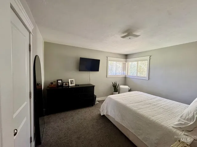 $625,000 | 806 North 650th Street East, Basalt, ID 83218