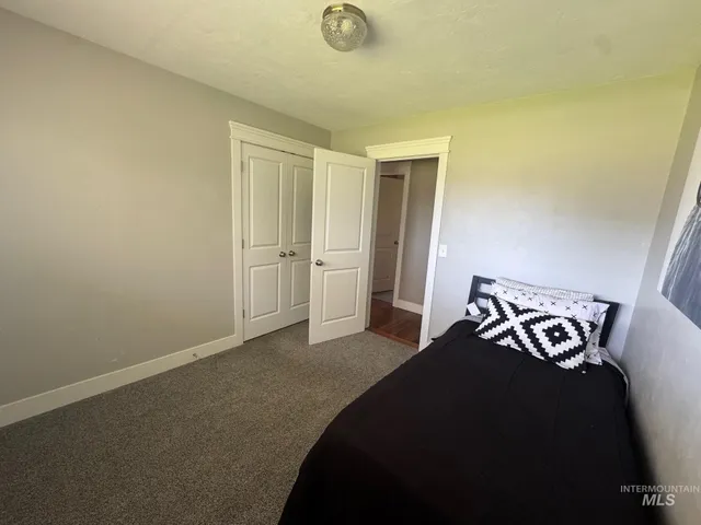 $625,000 | 806 North 650th Street East, Basalt, ID 83218