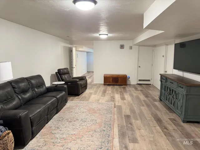 $625,000 | 806 North 650th Street East, Basalt, ID 83218