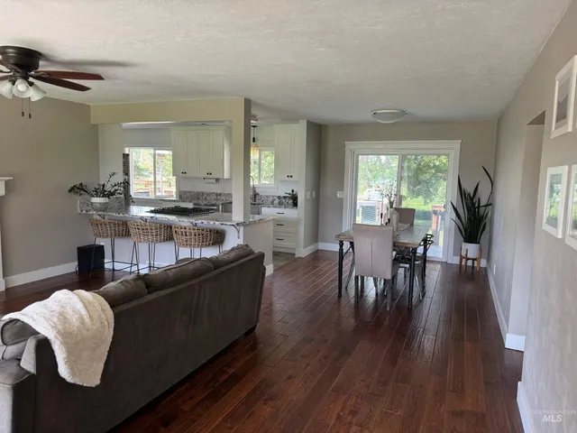 $625,000 | 806 North 650th Street East, Basalt, ID 83218