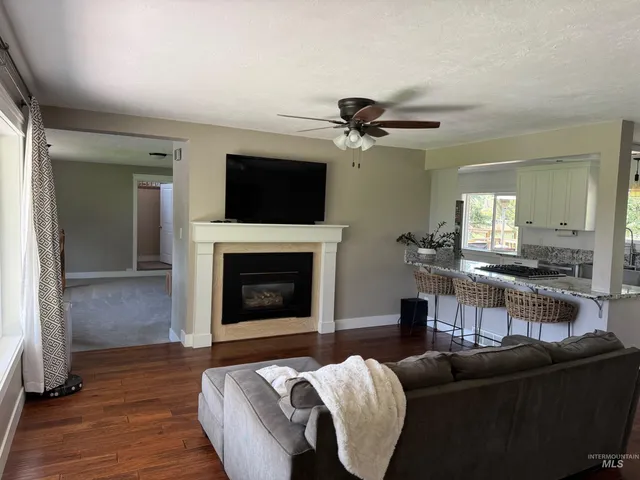 $625,000 | 806 North 650th Street East, Basalt, ID 83218