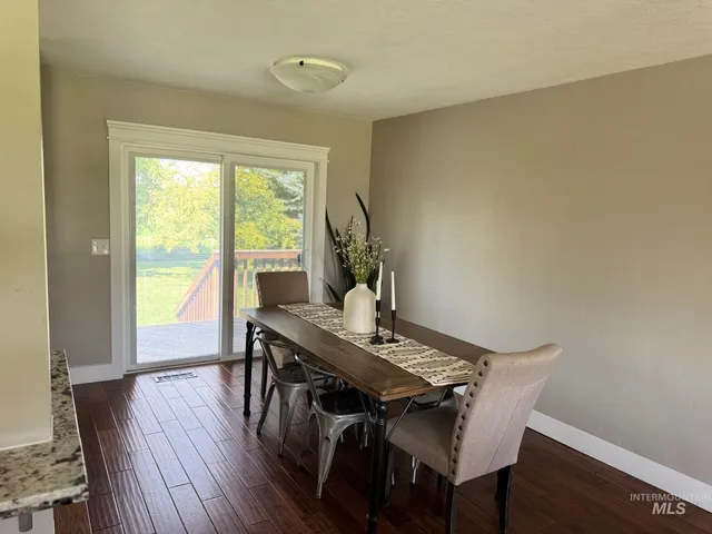 $625,000 | 806 North 650th Street East, Basalt, ID 83218