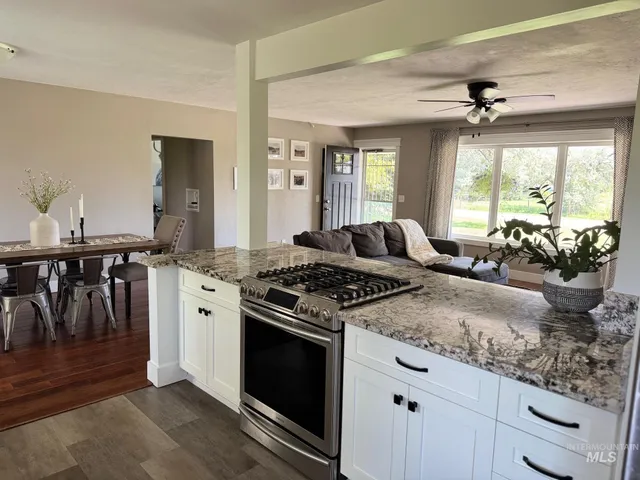 $625,000 | 806 North 650th Street East, Basalt, ID 83218