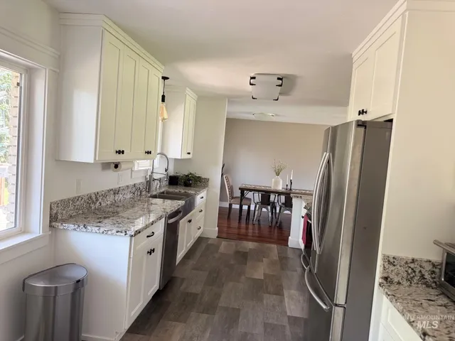 $625,000 | 806 North 650th Street East, Basalt, ID 83218