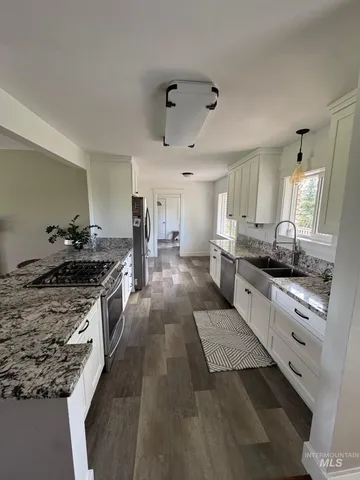 $625,000 | 806 North 650th Street East, Basalt, ID 83218