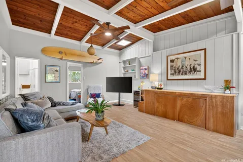 $1,199,000 | 41-1644 Kalanianaʻole Highway, Waimanalo, HI 96795