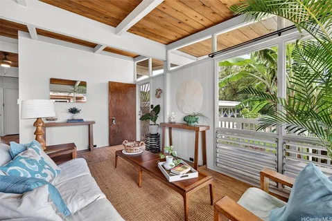 $1,199,000 | 41-1644 Kalanianaʻole Highway, Waimanalo, HI 96795