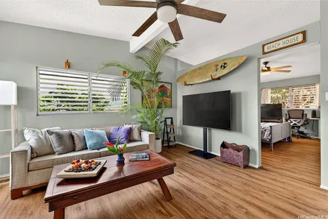 $1,199,000 | 41-1644 Kalanianaʻole Highway, Waimanalo, HI 96795