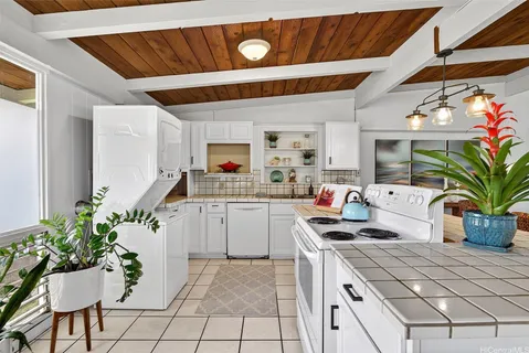 $1,199,000 | 41-1644 Kalanianaʻole Highway, Waimanalo, HI 96795