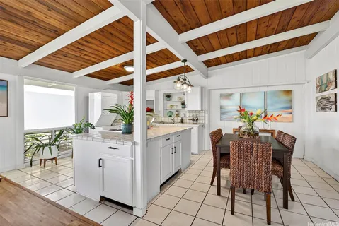 $1,199,000 | 41-1644 Kalanianaʻole Highway, Waimanalo, HI 96795