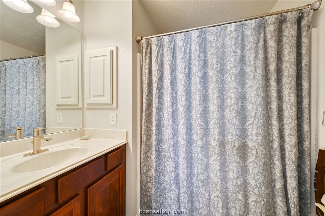 1000 Spring Loop, Unit 1205 College Station, TX 77840 - Photo 12 of 19 Bathroom 2
