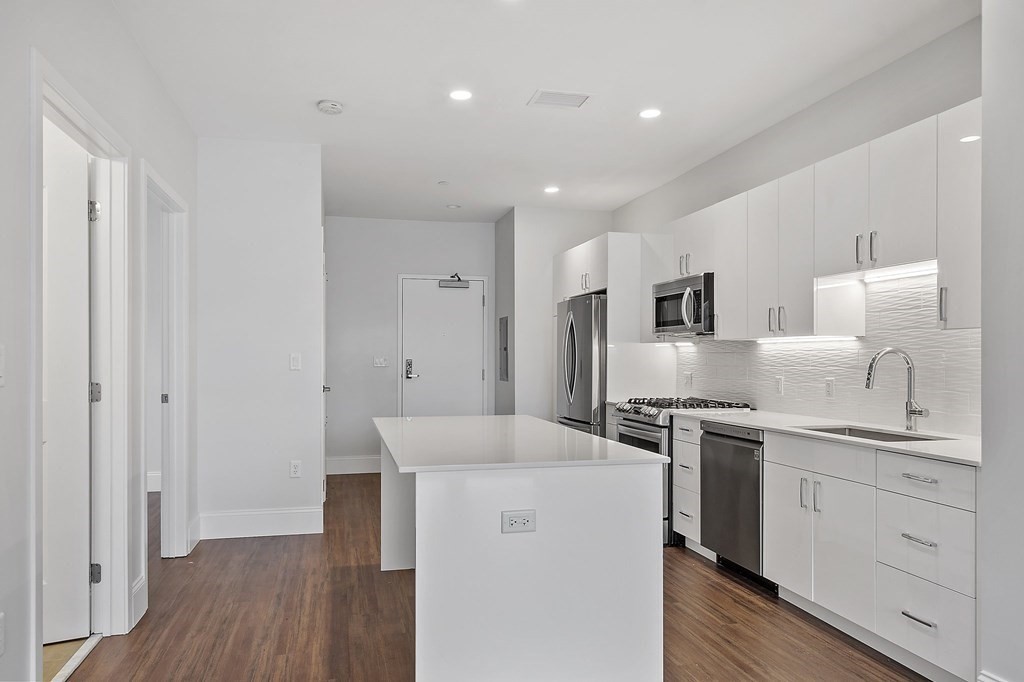 205 Maverick Street, Unit 201 Boston, MA 02128 - Photo 13 of 29