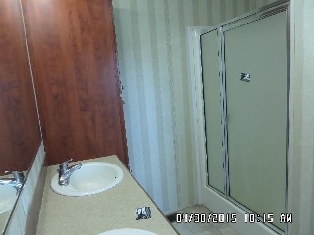 1552 Union School Road Southwest Floyd, VA 24091 - Photo 21 of 40 a bathroom with a bathtub and shower