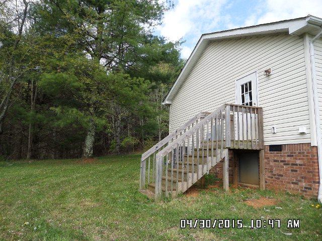 1552 Union School Road Southwest Floyd, VA 24091 - Photo 33 of 40 a view of a house with a deck
