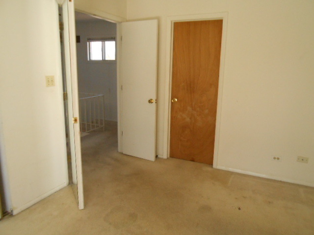 2023 Raleigh Place Hoffman Estates, IL 60169 - Photo 7 of 10 a view of an empty room