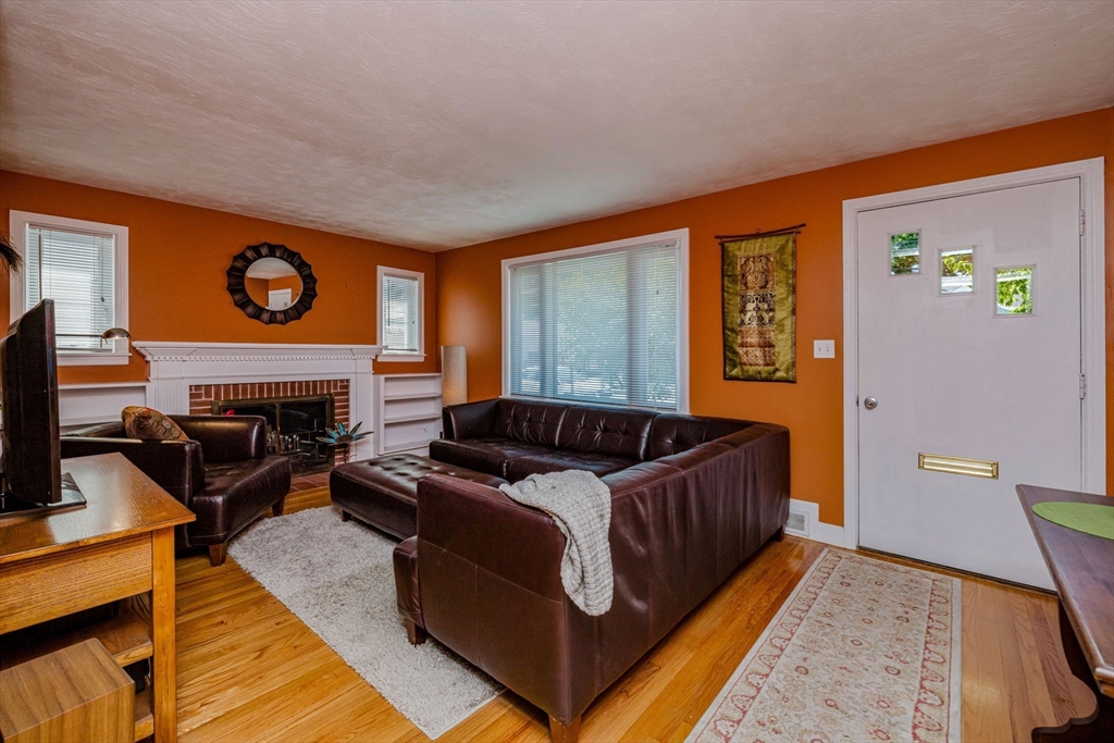 156 Harris Street Pawtucket, RI 02861 - Photo 13 of 41