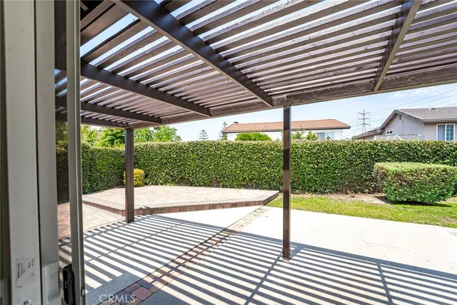 a view of a room with an empty space