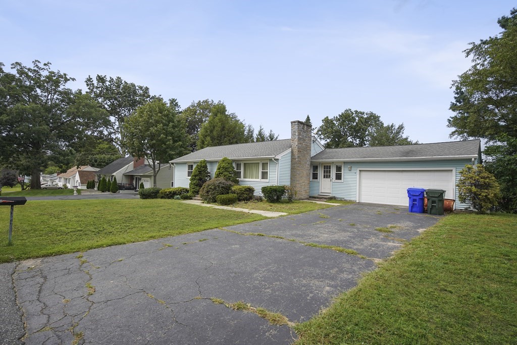 80 Harrow Road Springfield, MA 01118 - Photo 2 of 18 Gallery Image 2